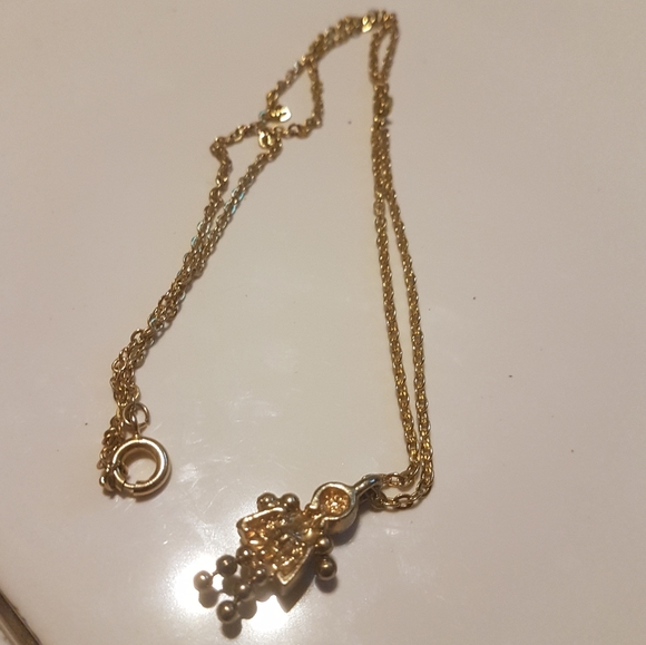 💚 Peridot Girl Necklace 👗 - Picture 6 of 8